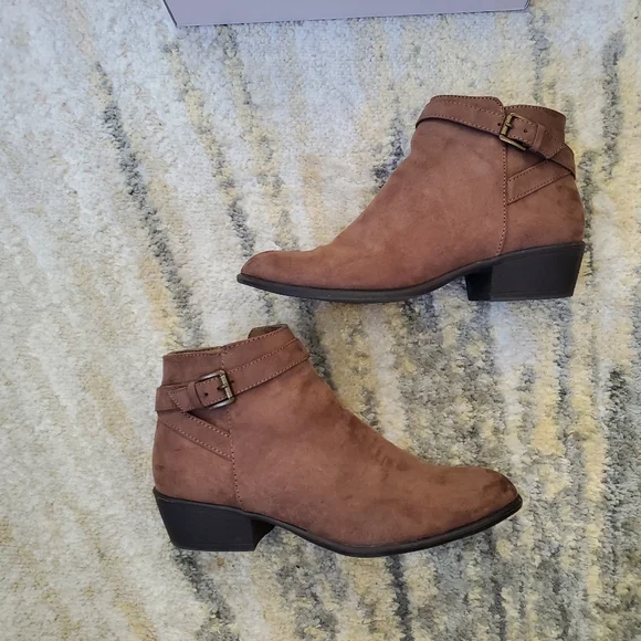 Just Fab Voss Booties - Picture 4 of 8